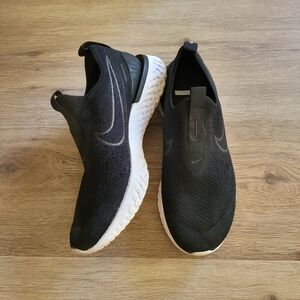Nike Epic Phantom React Flyknit Sneakers (womens), sz. 7